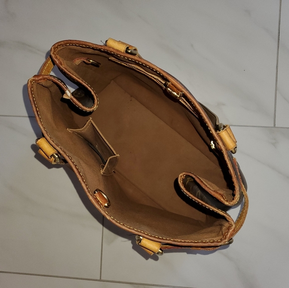 LOUIS VUITTON MONOGRAM BATIGNOLLES VERTICAL bag - Picture 7 of 11